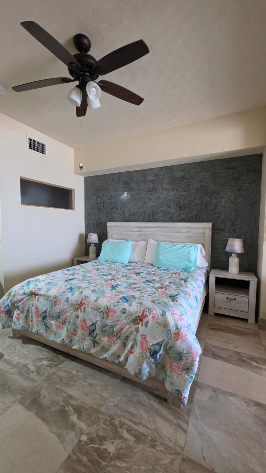 504c C-30504 | 1 Bedroom